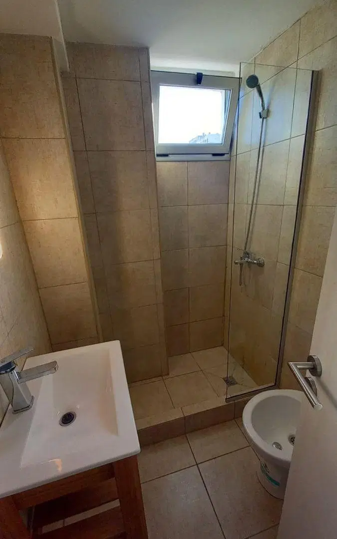 Monoambiente en venta 7°piso en Ramos Mejia! 4