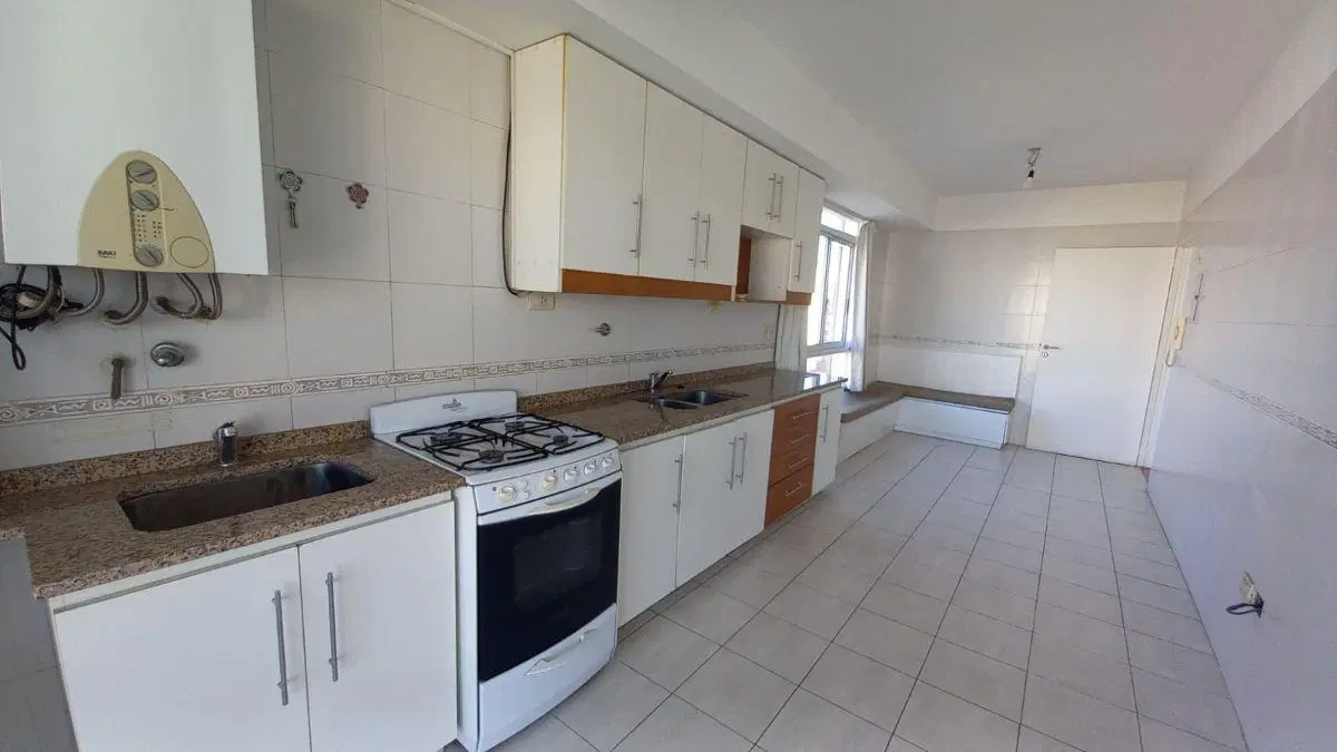 ALQUILER Departamento 4 ambientes con balcón aterrazado + Cochera fija y Amenities 4