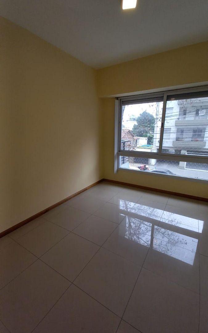 Foto de ALQUILER departamento 3 ambientes frente balcon COCHERA, imagen 2