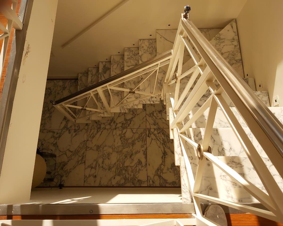 Excelente Triplex con Pileta y Parrilla en Pleno Barrio Parque - Dos Cocheras 4