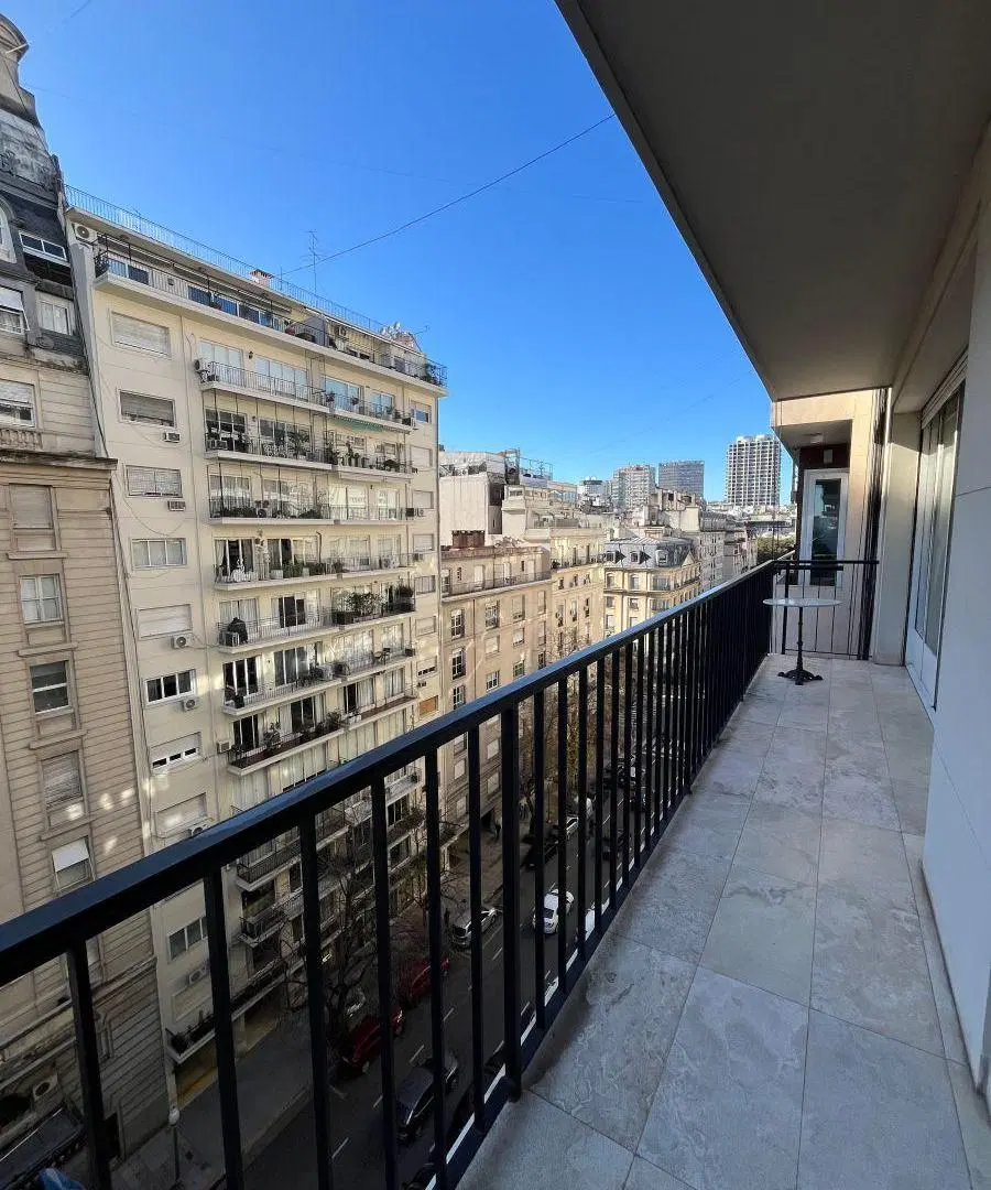 Divino departamento alto al frente en Av Alvear ! 5