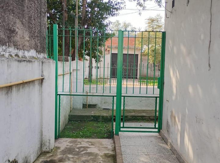 Con 3 Dormitorios, Solida Propiedad Mas Terraza Y Fondo