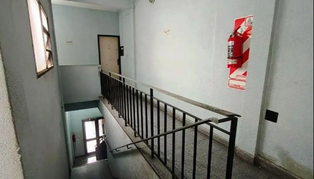 En Excelente Ubicación, A 20 Mts. De La Estación De Castelar, Ideal Profesional. 3