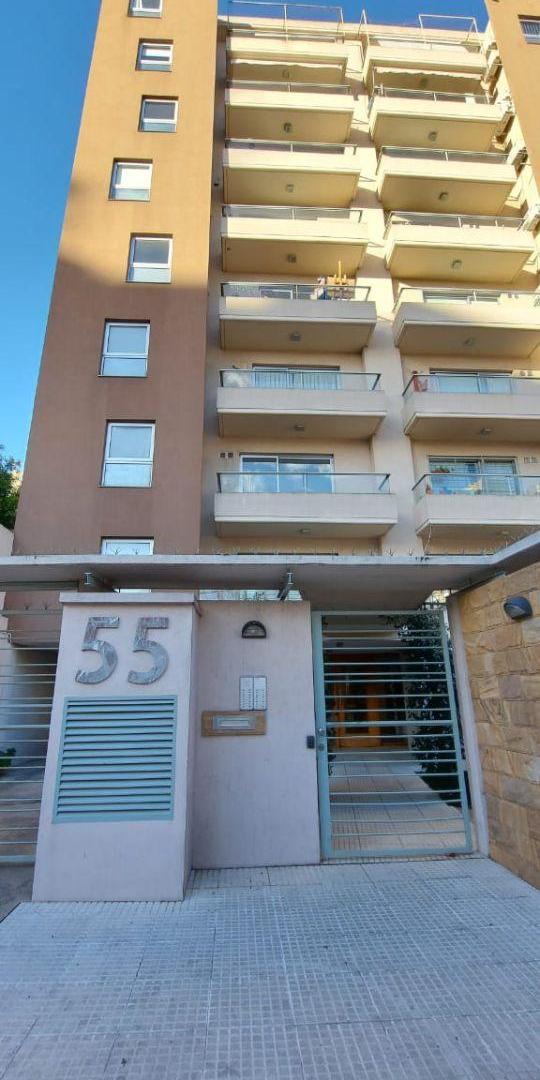 Departamento de 2 ambientes con cochera - Haedo Norte (a mts. de la estación)