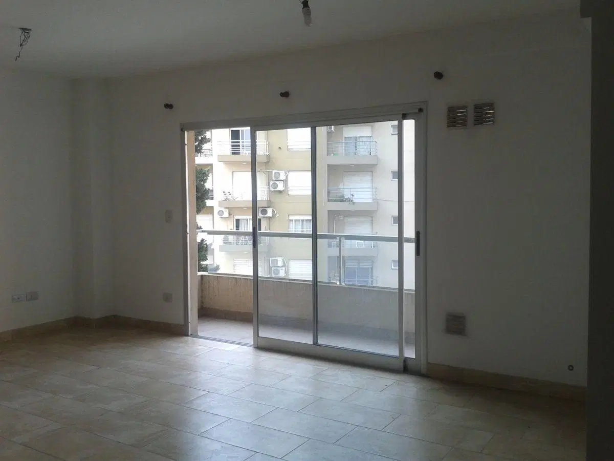 Departamento de 2 ambientes con cochera - Haedo Norte (a mts. de la estación) 3