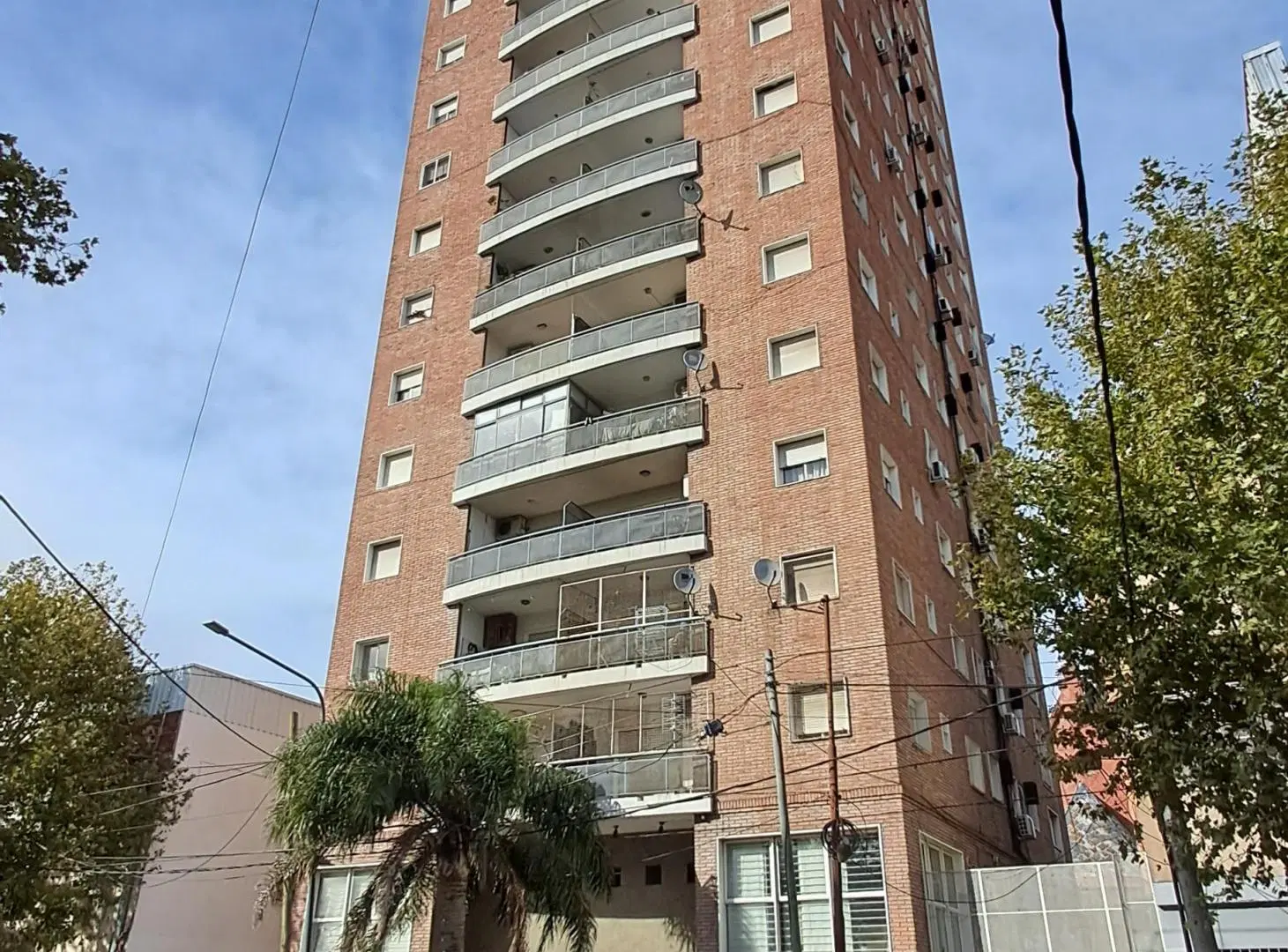 Departamento de 3 ambientes al frente - Venta - Ramos Mejía Norte (a mts de la estación) 1