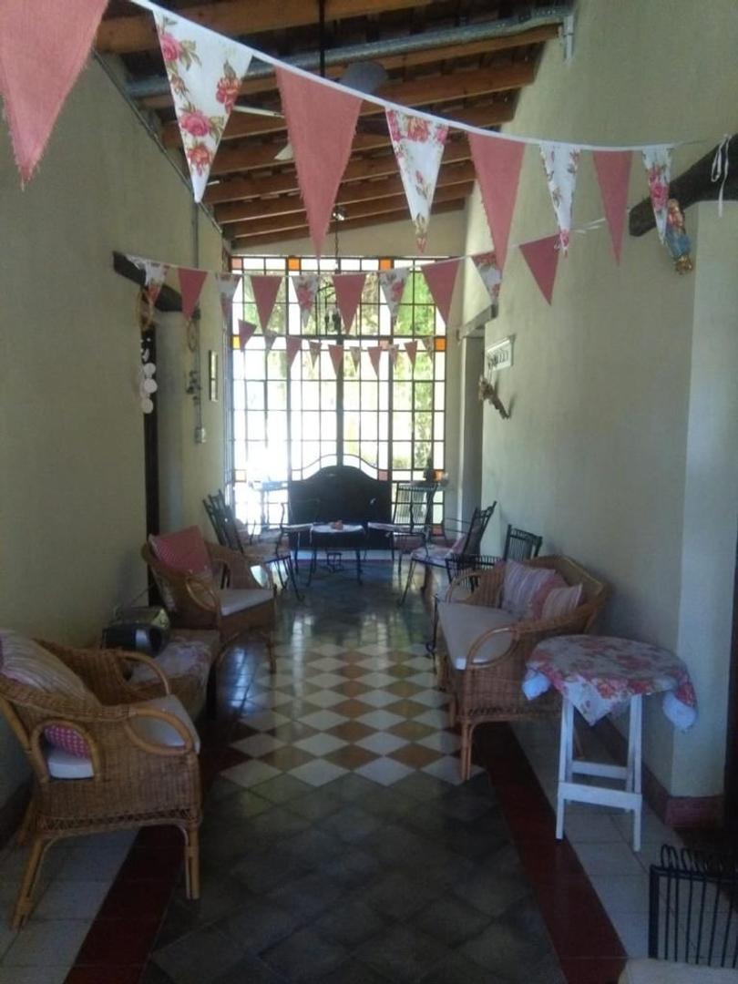 Usd 220.000 Sobre Lote 3.750 m² Casa4 Amb. + Casa de Caseros 4