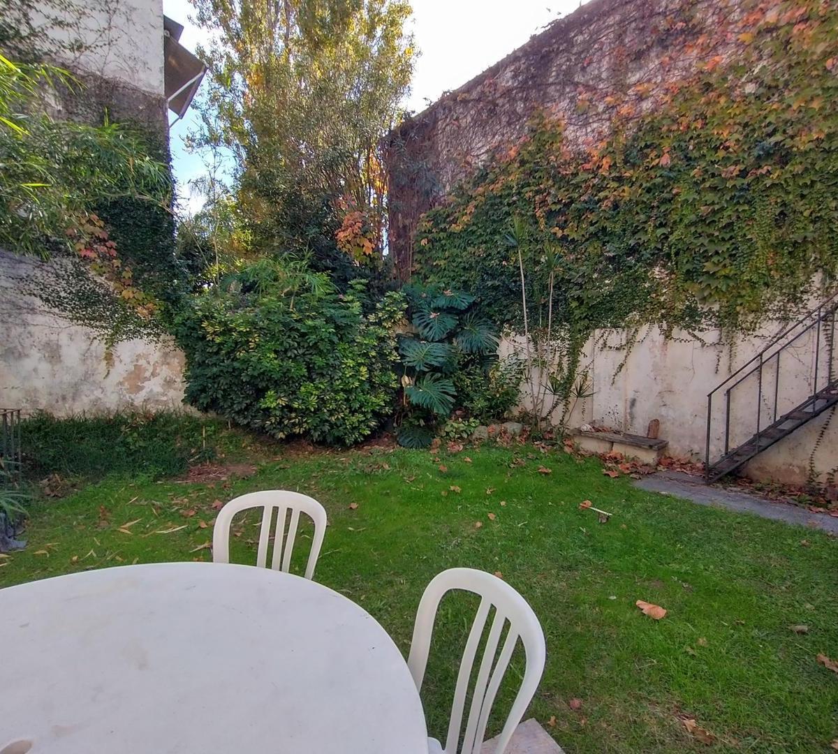 Unica! Importante Casa Usd 400.000. - 3 Plantas con Jardin 4