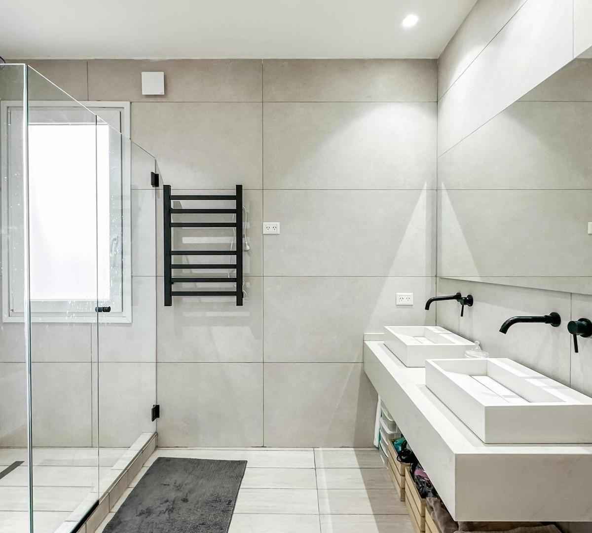 Excelente Casa en Venta en El Cantón, B. Golf 2