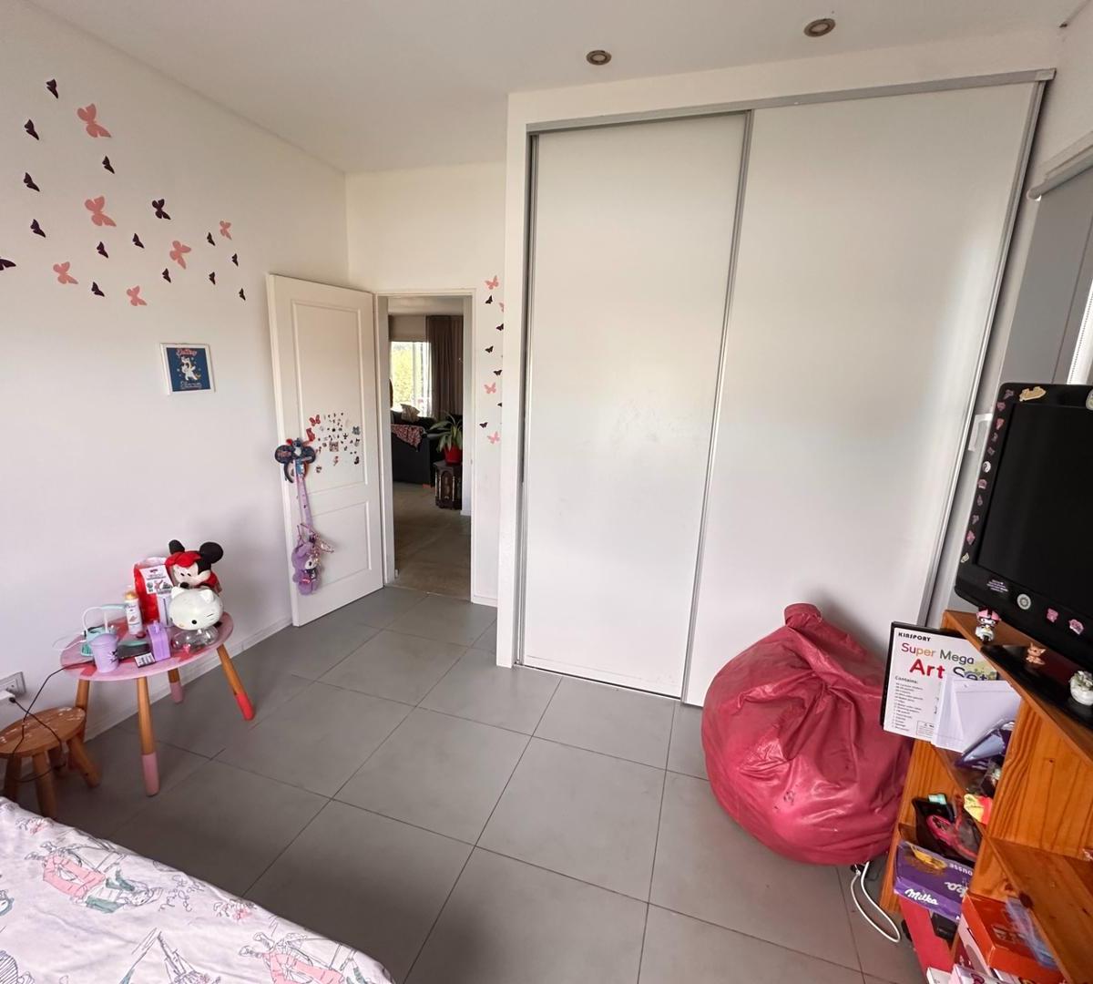 Casa Usd 229.000. - 5 Dorm. + Galeria + Pileta Lote de 773 m² 5