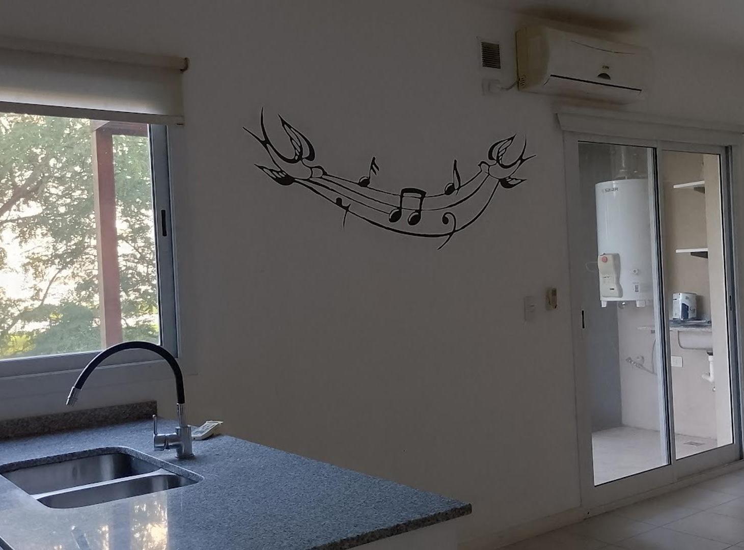 Foto de 3 ambientes en duplex c/coch. alquiler usd 700 + gastos, imagen 4