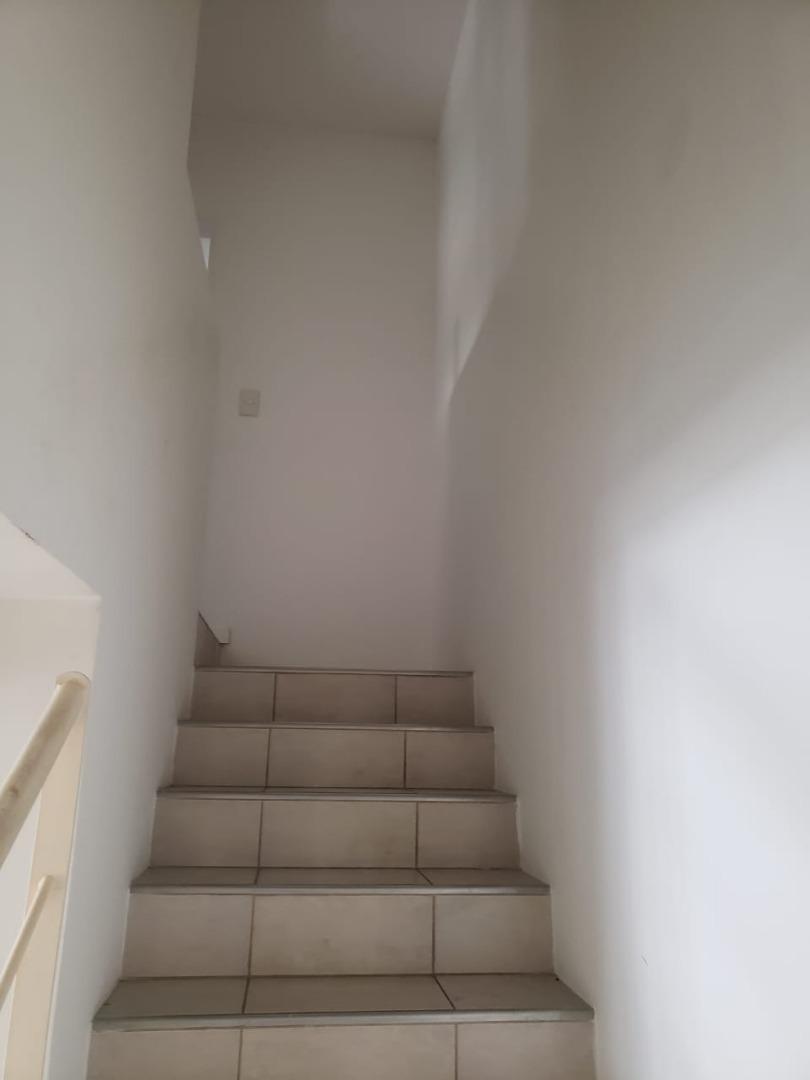 Foto de 3 ambientes en duplex c/coch. alquiler usd 700 + gastos, imagen 5