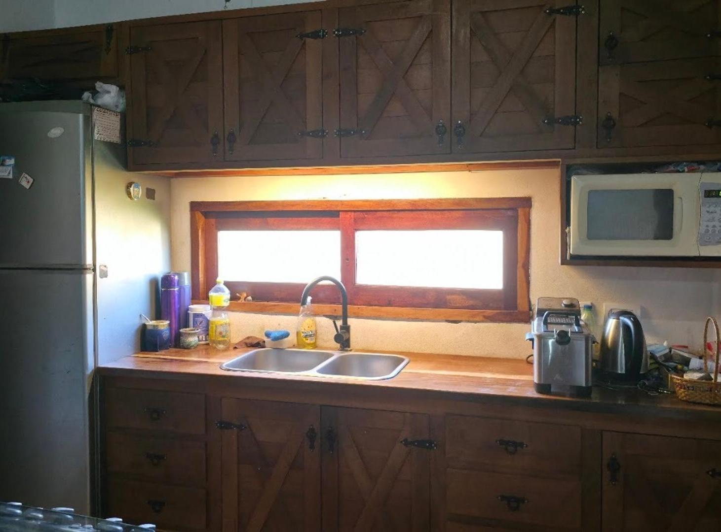 Foto de venta 3 dorm. + gale. 2 baños +galp. lote: 618 m2 + pileta, imagen 2