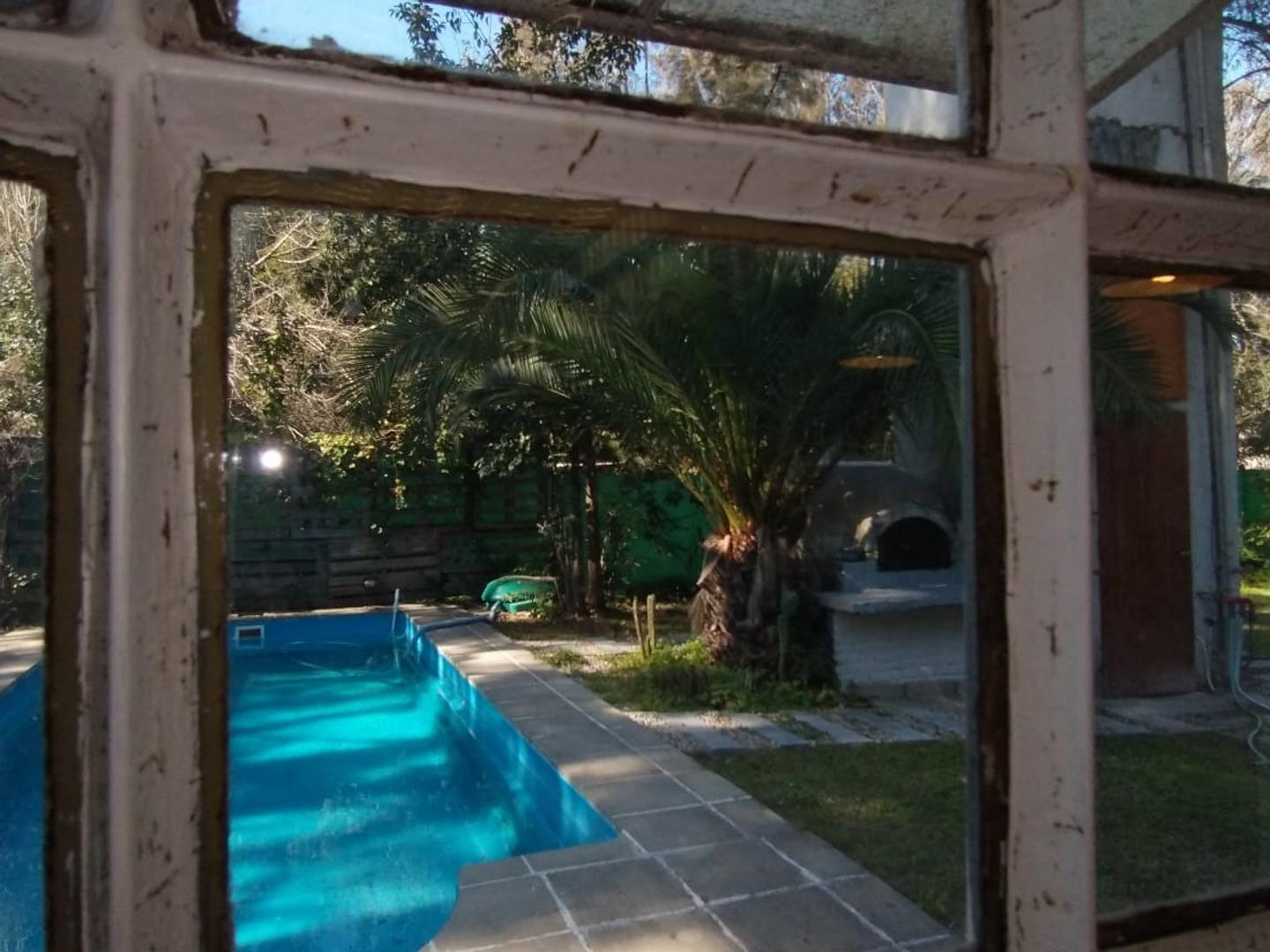 Foto de Alquiler casa gran parque 3 dorm + pileta usd 900.-, imagen 2