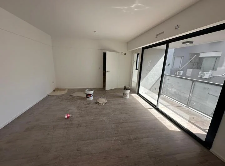 3 AMBIENTES A ESTRENAR CON BALCON SUPER LUMINOSO 2 BAÑOS COMPLETOS HIDALGO 879  5