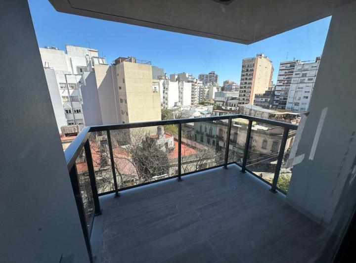 2 AMBIENTES A ESTRENAR FRENTE CON BALCON  BAÑO Y TOILETTE  VESTIDOR HIDALGO 879 4