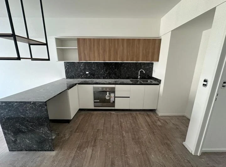 2 AMBIENTES A ESTRENAR FRENTE CON BALCON  BAÑO Y TOILETTE  VESTIDOR HIDALGO 879 1