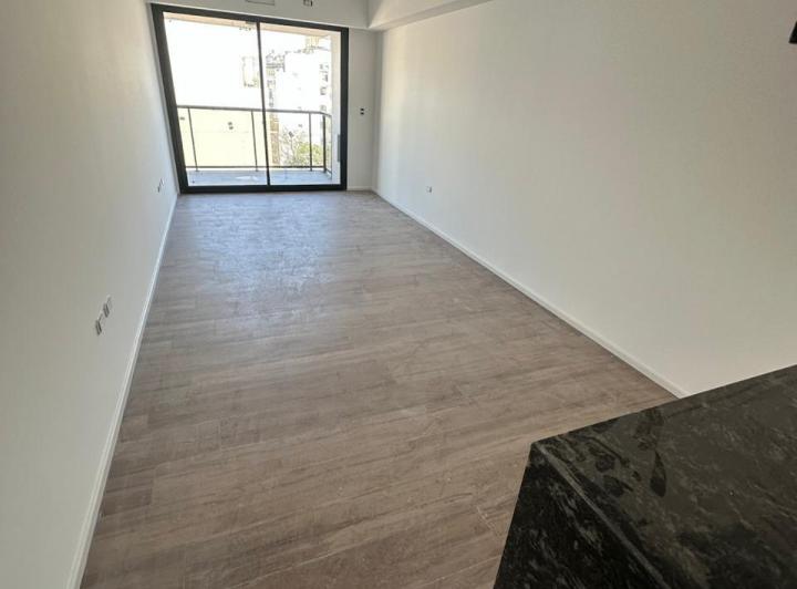 2 AMBIENTES A ESTRENAR FRENTE CON BALCON  BAÑO Y TOILETTE  VESTIDOR HIDALGO 879 2