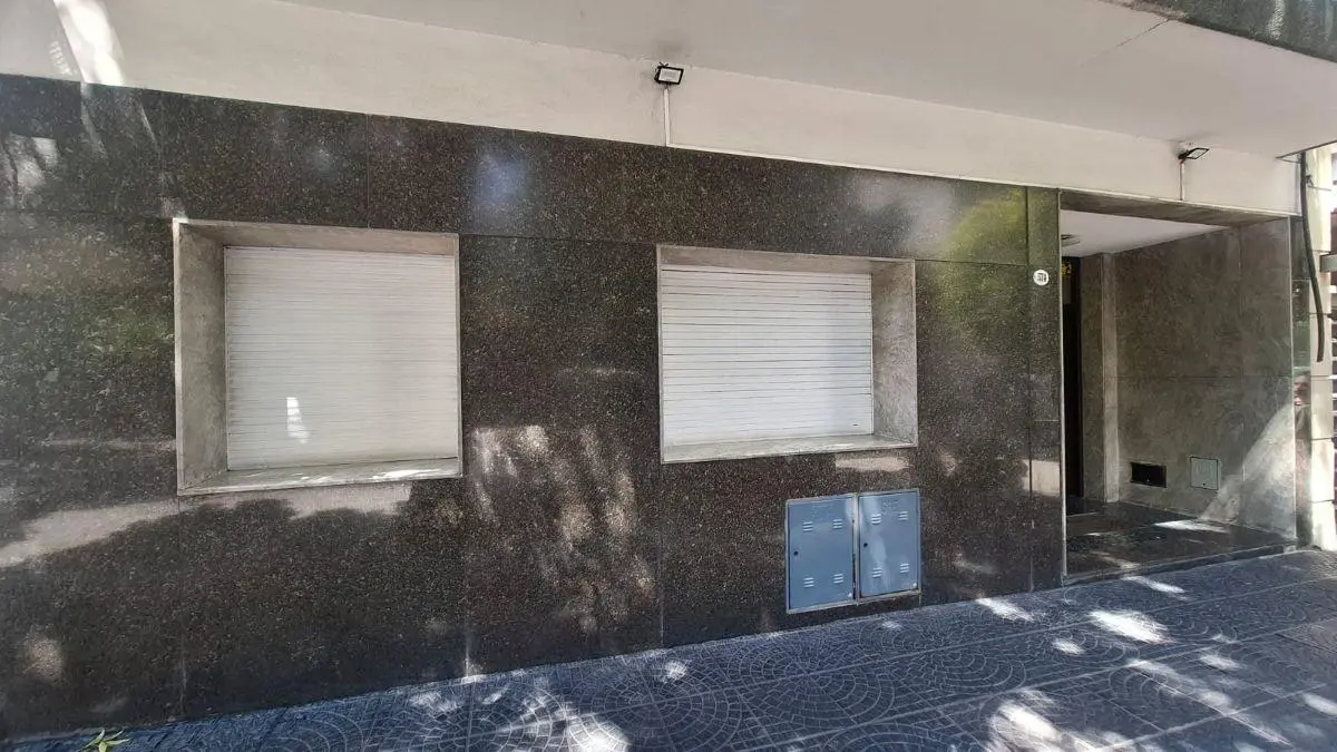 2 AMBIENTES PB AL FRENTE APTO PROFESIONAL COCINA PATIO PAQUETE ALQUILER/ FELIPE VALLESE 574 2