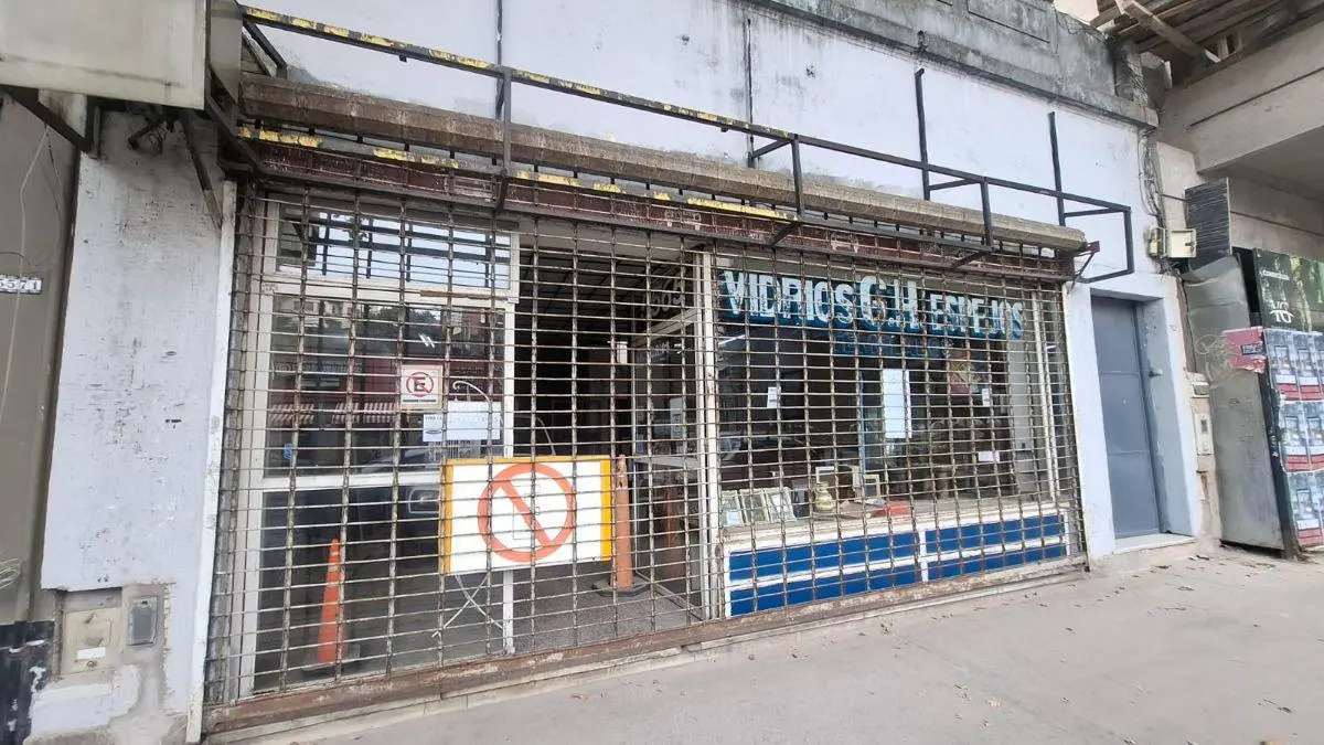 LOCAL COMERCIAL APTO DIVERSOS RUBROS SOBRE LOTE DE 8,66 X 30,60 CID CAMPEADOR AV DIAZ VELEZ 5565 5