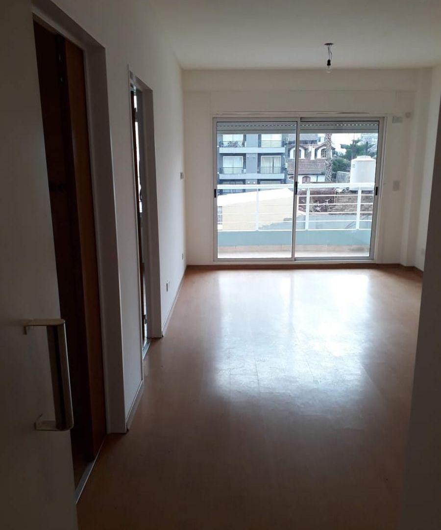 Foto de 2 AMBIENTES CONTRAFRENTE MODERNO SUPER LUMINOSO BALCON BAÑO Y TOILETTE AV HONORIO PUEYRREDÓN 875, imagen 5