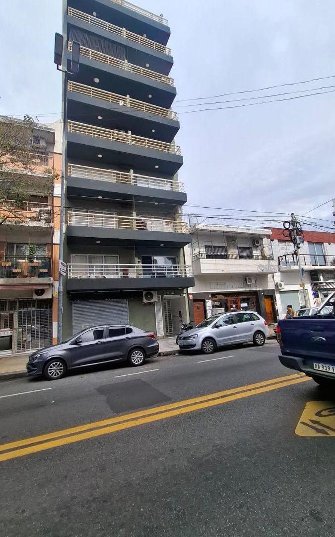 MONOAMBIENTE MODERNO DIVISIBLE SUPER LUMINOSO BALCON TERRAZA PARRILLA AV LOPEZ DE VEGA 1370