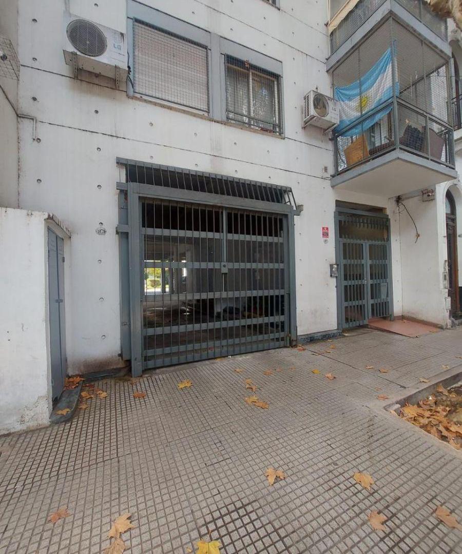 3 AMBIENTES FRENTE SUPER LUMINOSO BALCÓN COCINA COMEDOR LAVADERO 2 BAÑOS CUCHA CUCHA 1077