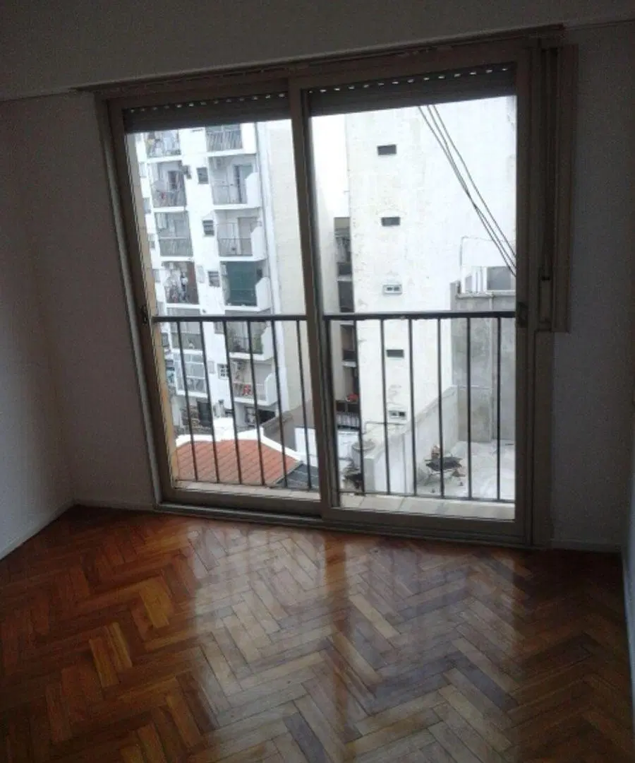 2 AMBIENTES FRENTE SUEPER LUMINOSO BALCON FRANCES COCINA Y BAÑO COMPLETOS ROJAS 473 3