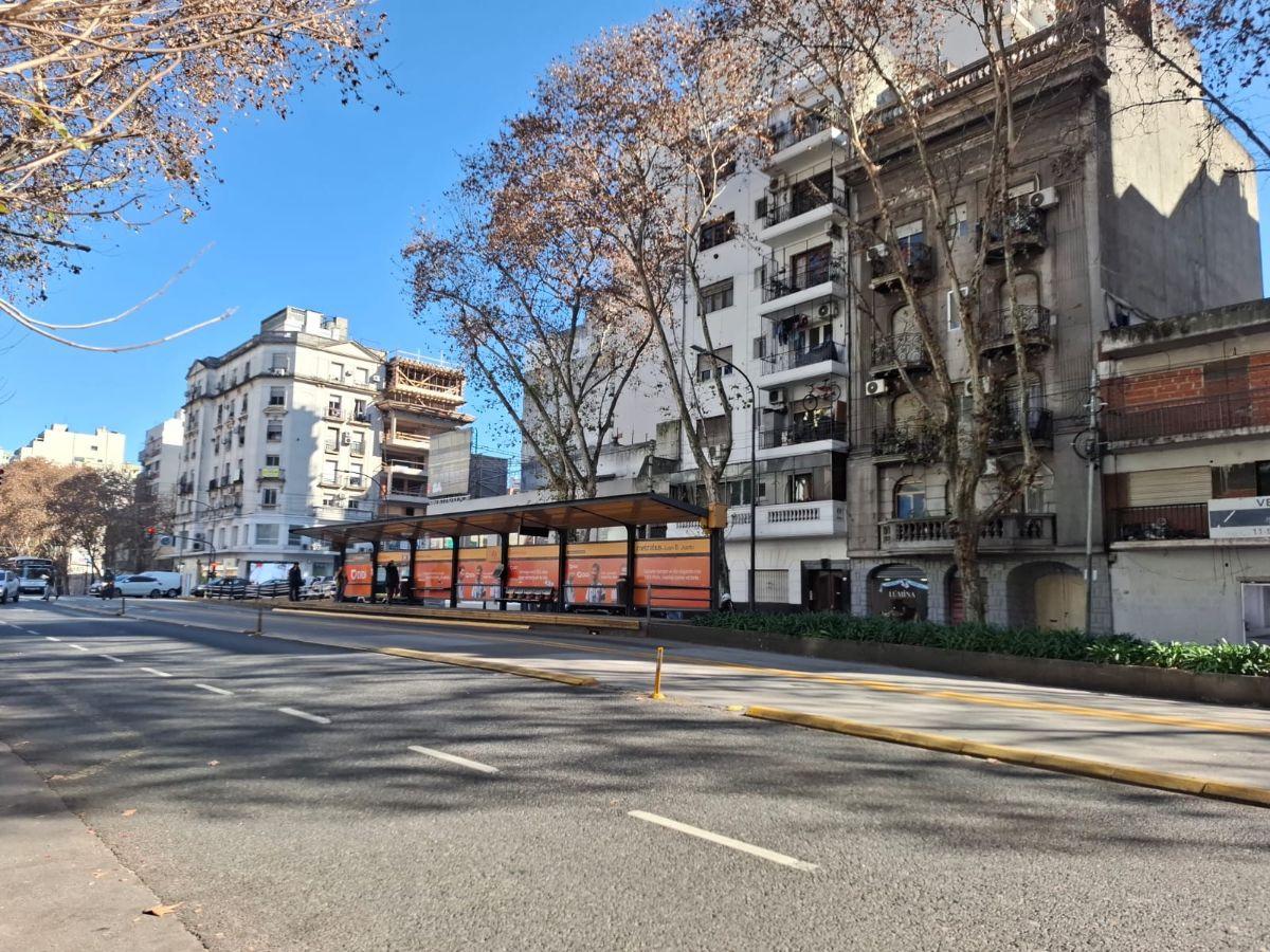 3 AMBIENTES SEMIPISO FRENTE BALCON SUPER LUMINOSO EXCELENTE UBICACION AV JUAN B JUSTO 2551