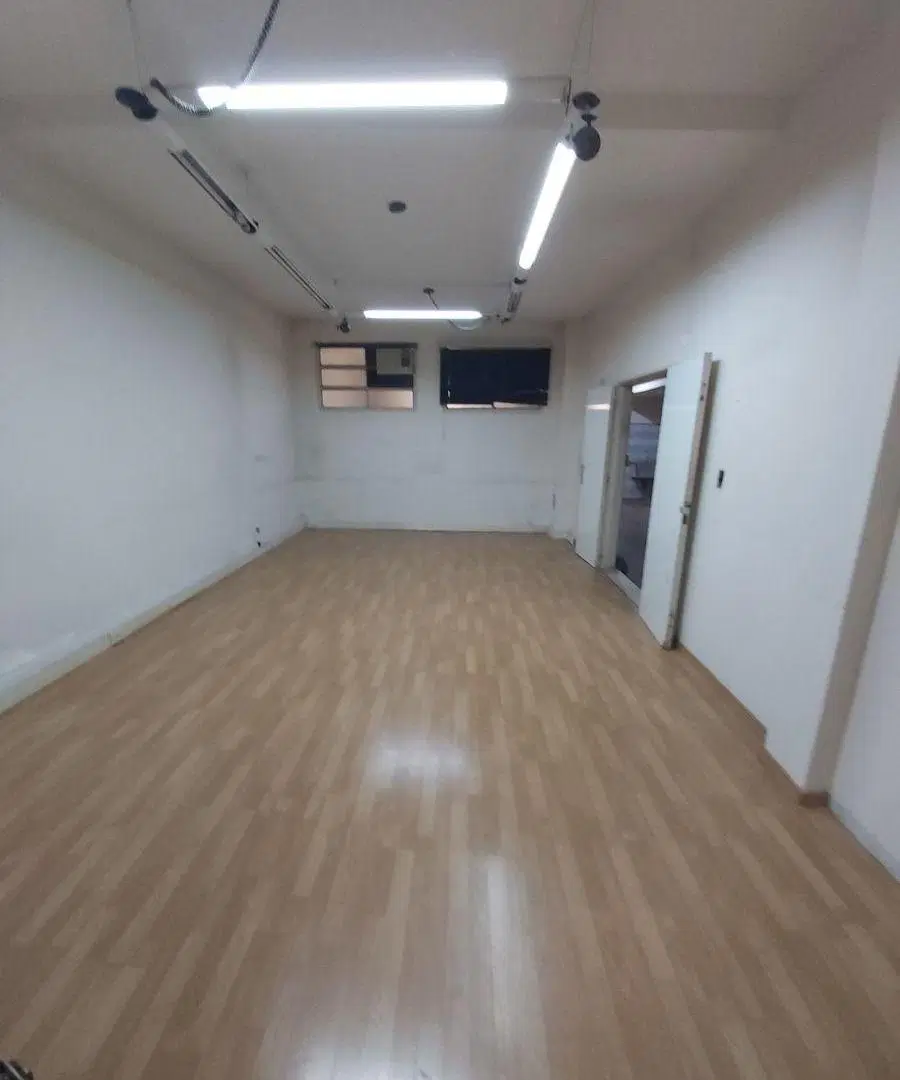 LOCAL COMERCIAL APTO DIVERSOS RUBROS 120 M2 A PASOS CORREDOR VERDE HONORIO PUEYRREDON FRANKLIN 770 3