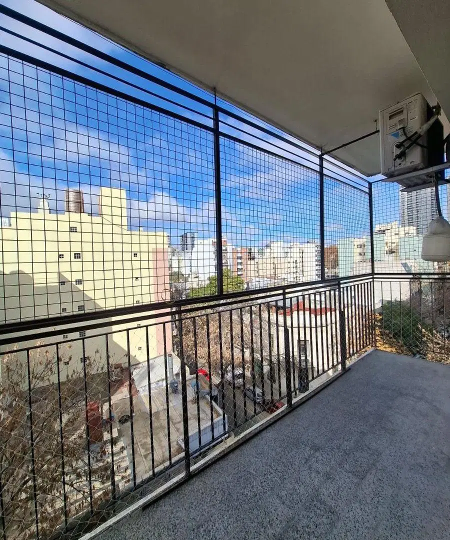 2 AMBIENTES AL FRENTE BALCON SUPER LUMINOSO REFACCIONADO A NUEVO EEXCELENTE UBICACION ROJAS 303 3