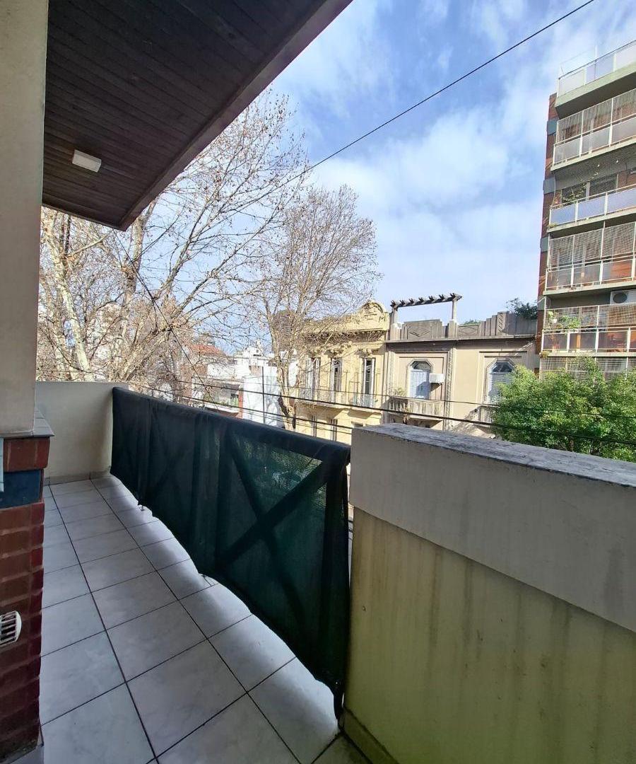 Foto de 2 AMBIENTES FRENTE BALCON COCHERA FIJA SUPER LUMINOSO MUY BUEN ESTADO Y, imagen 4