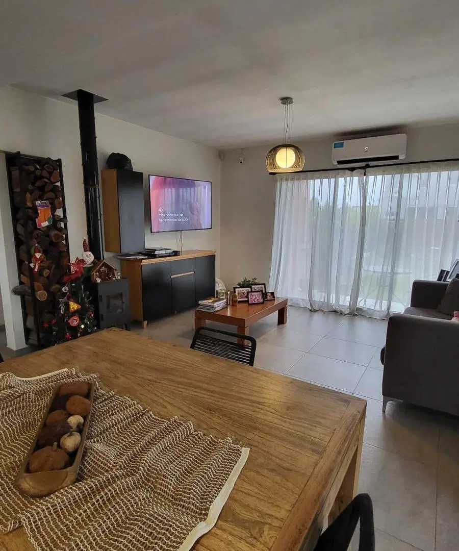 CASA EN VENTA BARRIO LAGUNA AZUL , APTA CREDITO 1