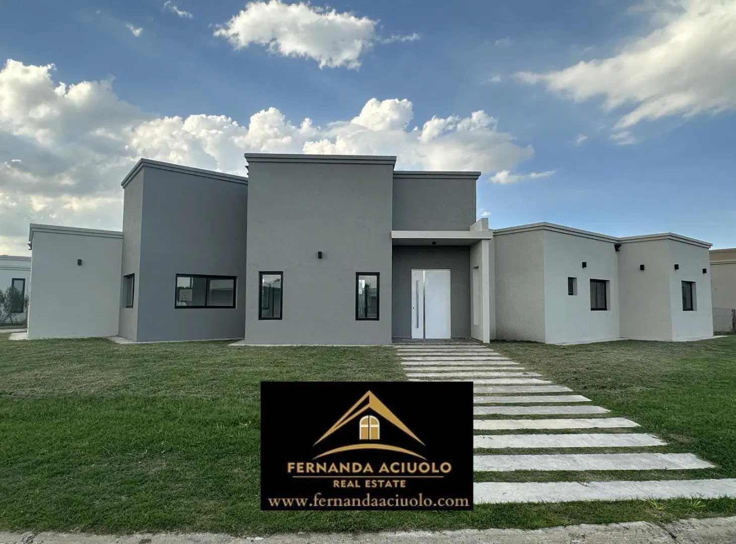 CASA EN VENTA EN BARRIO SAN FELIPE 1