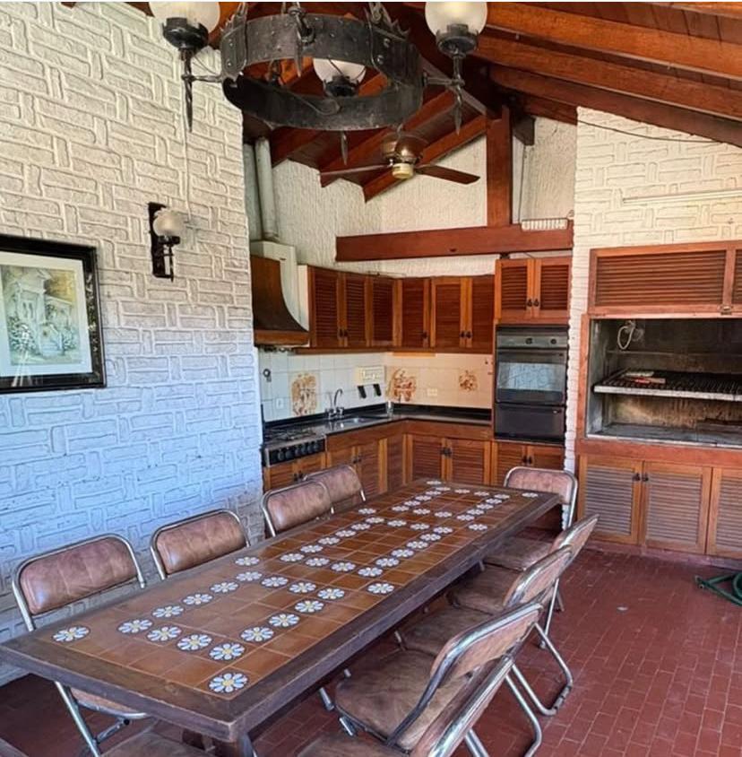 CASA EN ALQUILER EN COUNTRY MI REFUGIO