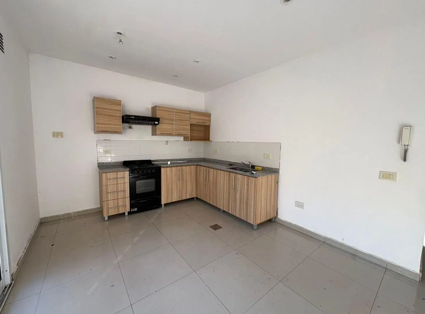 DEPARTAMENTO 3 AMBIENTES EN ALQUILER EN CANNING 8