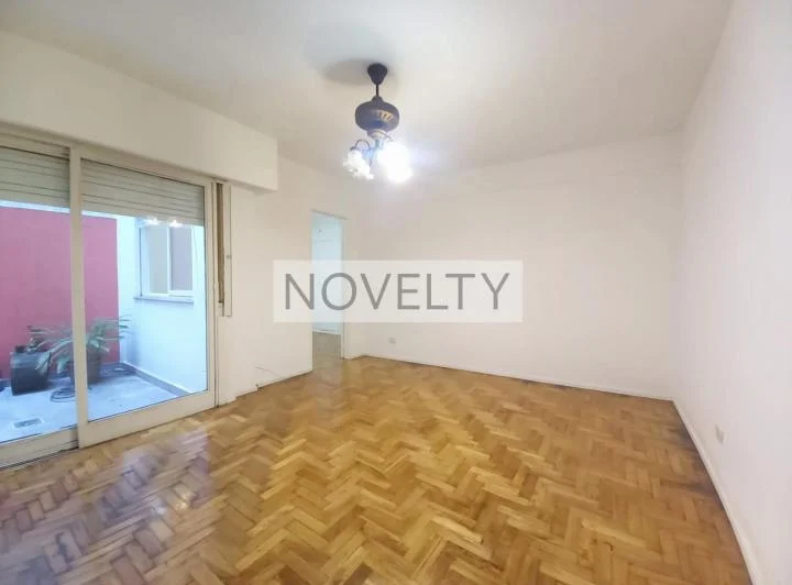 Departamento dos ambientes con patio en alquiler - Colegiales 1