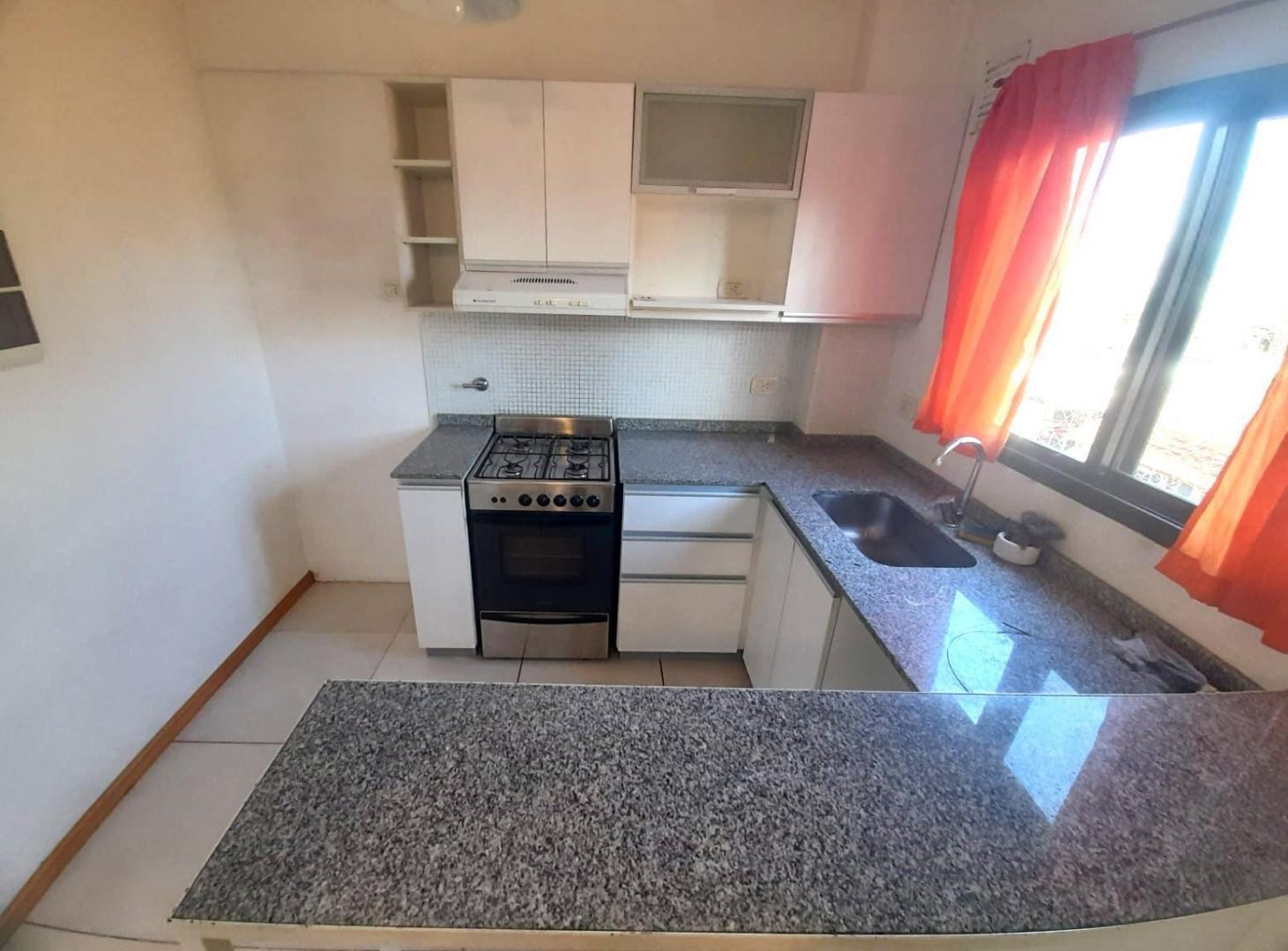Foto de Departamento 3 ambientes con balcon y cochera - Florida Oeste, imagen 4