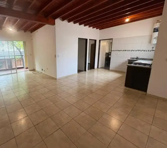 Hermoso Ph de 3 amb en 1° piso por escalera, con balcón al frente en Alquiler 5
