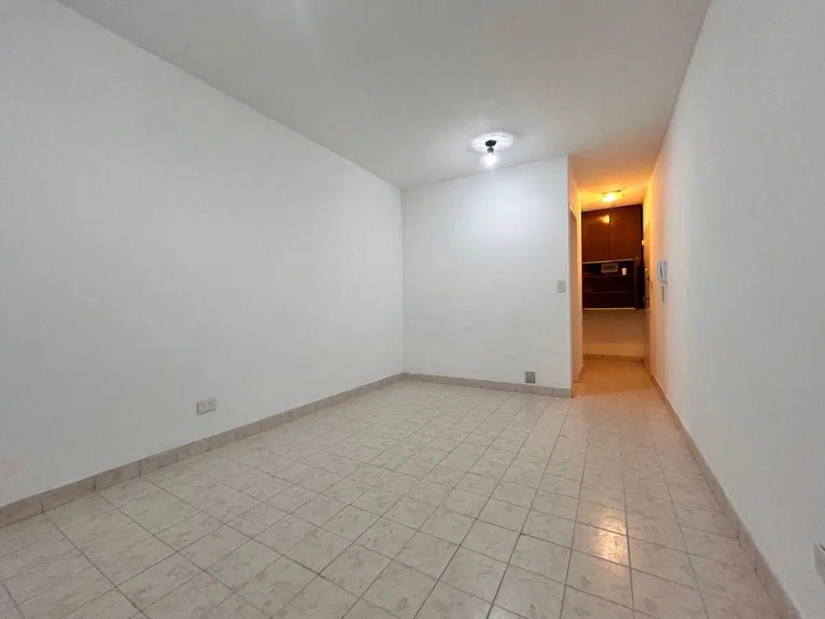 Excelente departamento Monoambiente de 28m2, Excelente Ubicacion / 3er píso por escalera 5