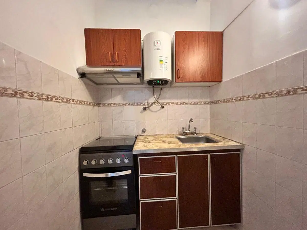 Excelente departamento Monoambiente de 28m2, Excelente Ubicacion / 3er píso por escalera 3