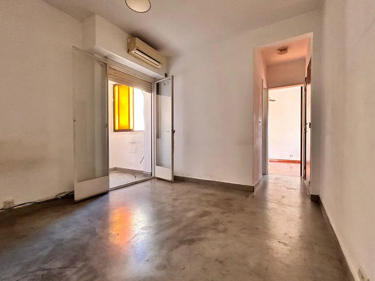 Venta Departamento 2 ambientes en 3er piso por escalera, Versalles 3