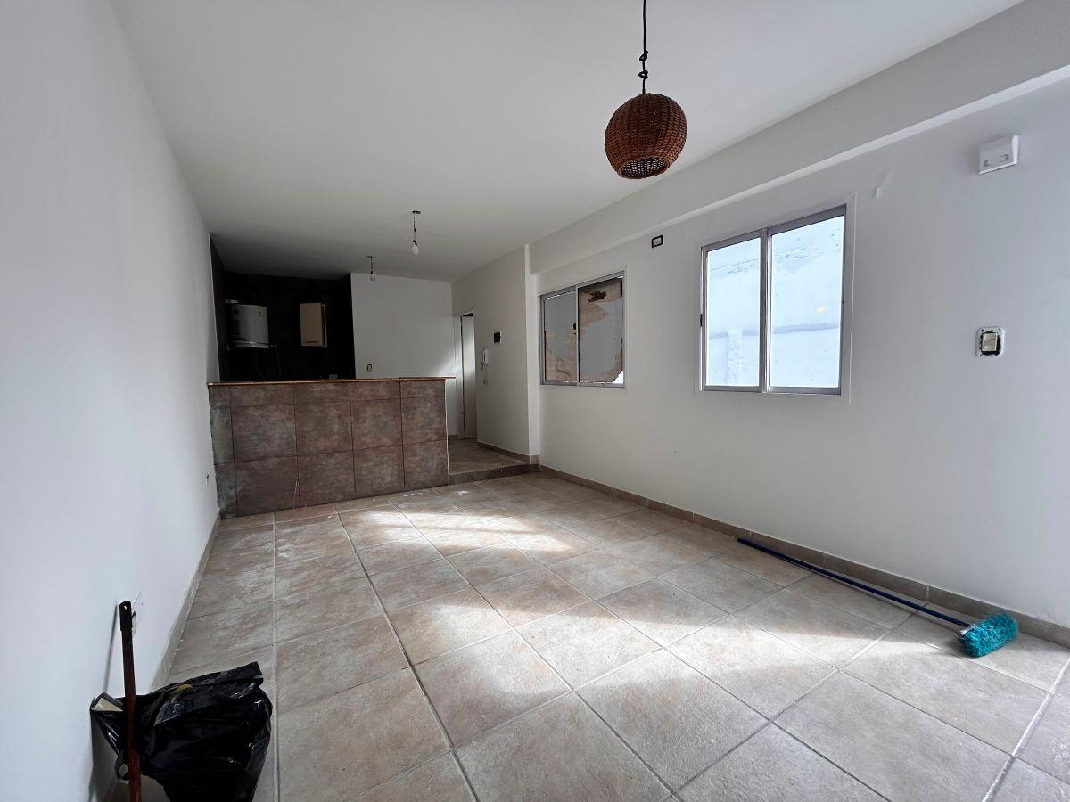 Foto de Venta PH de 1 Ambiente y Medio 1° piso por escalera - Sin Expensas, imagen 1