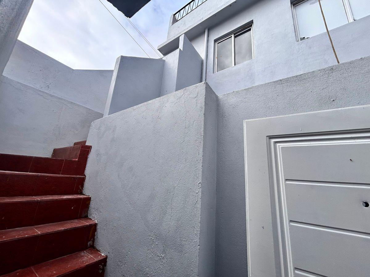 Foto de Venta PH de 1 Ambiente y Medio 1° piso por escalera - Sin Expensas, imagen 2