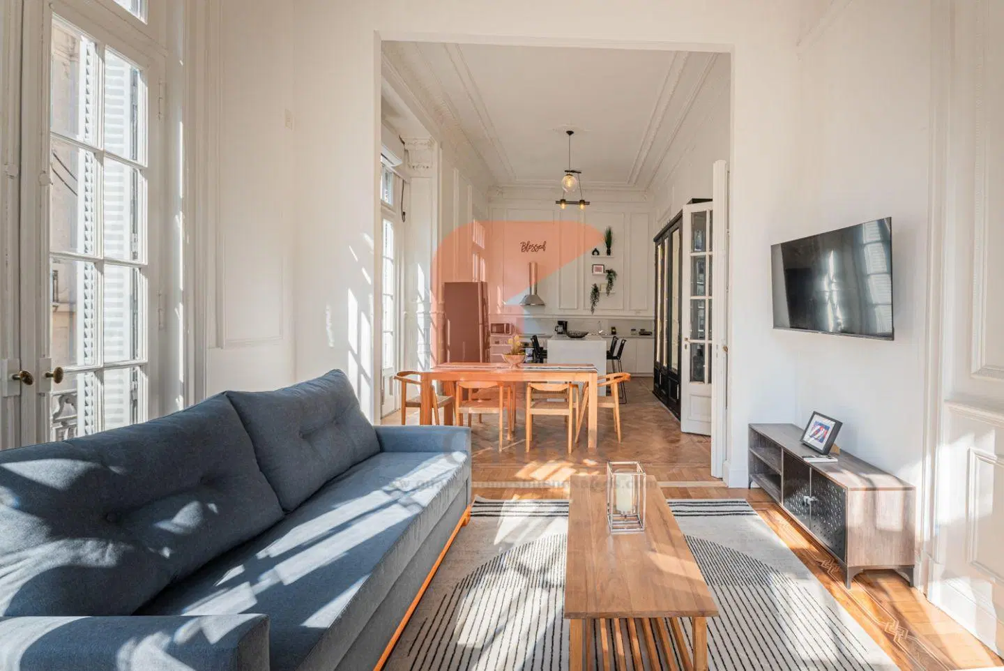 Venta oportunidad Única, piso señorial reciclado de 5 amb sobre Avenida Callao 8