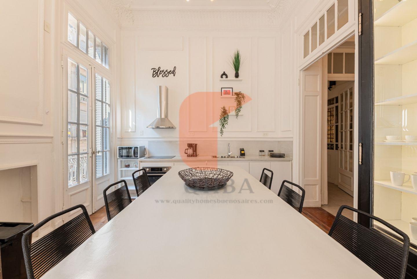 Foto de Venta oportunidad Única, piso señorial reciclado de 5 amb sobre Avenida, imagen 5