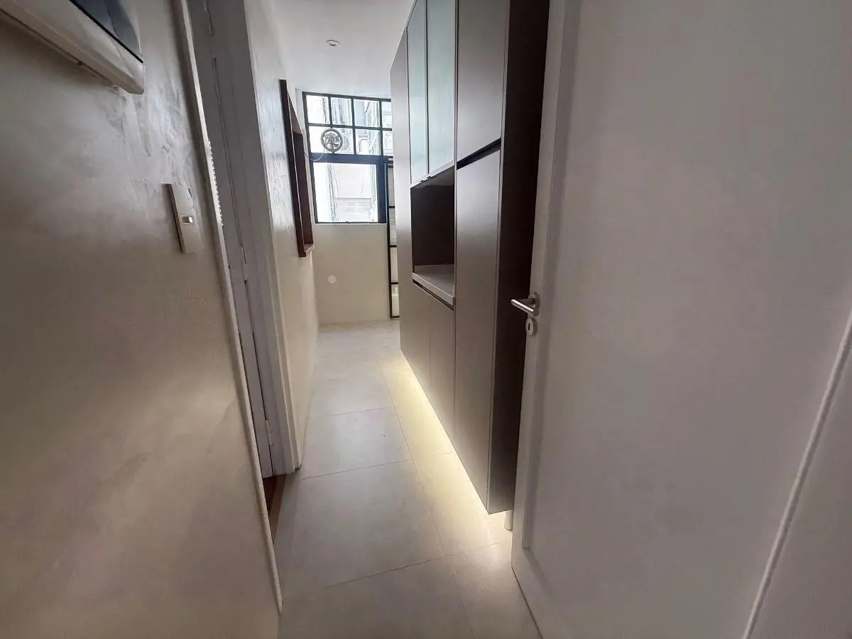 Espectacular semi piso reciclado a nuevo , muy luminoso con baulera 5