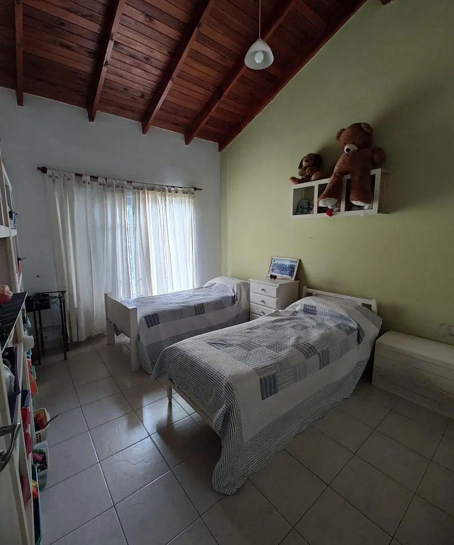Casa y salón comercial en venta en Villa Elisa ER 8