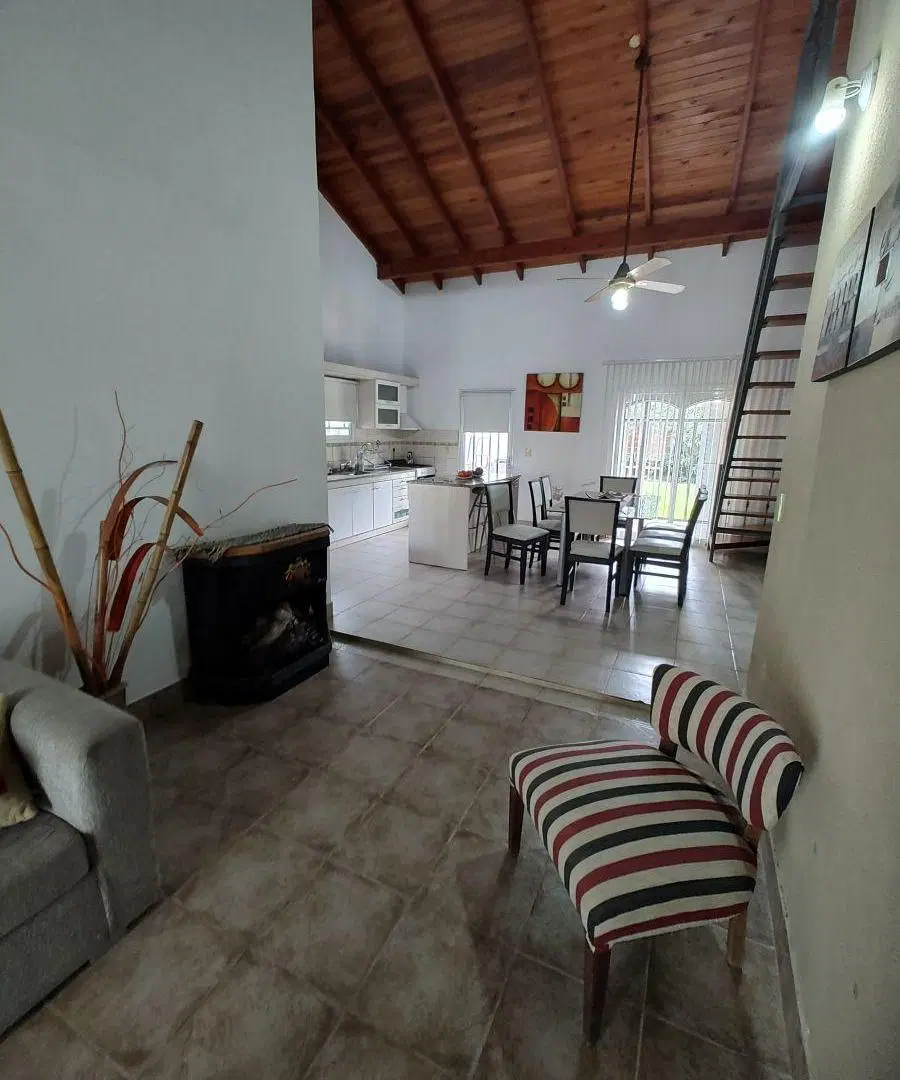 Casa y salón comercial en venta en Villa Elisa ER 5