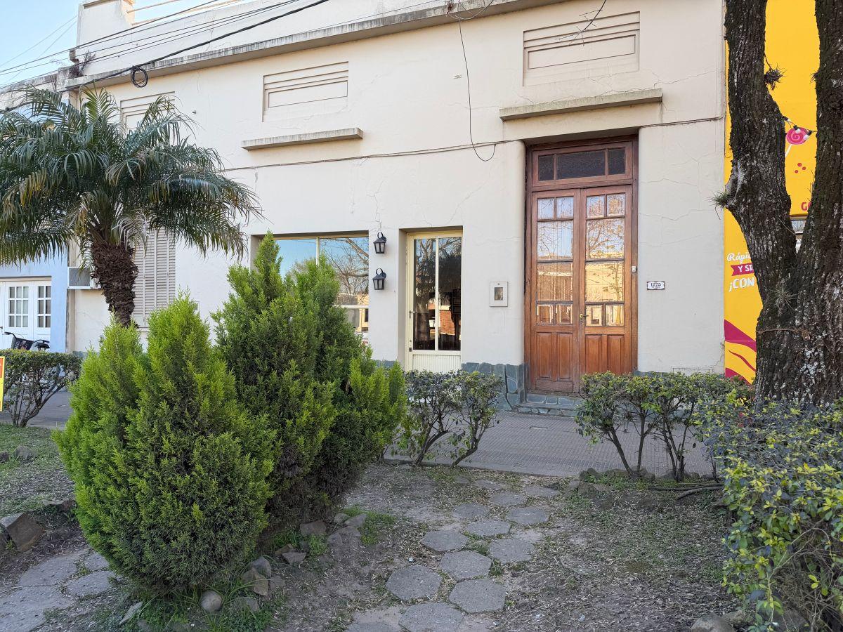 Foto de Casa antigua a reciclar en venta. Excelente ubicación céntrica, imagen 1